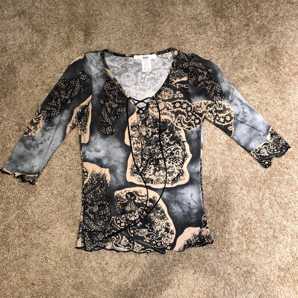 BOUBOU Patterned V-Neck Top - Picture 4 of 8